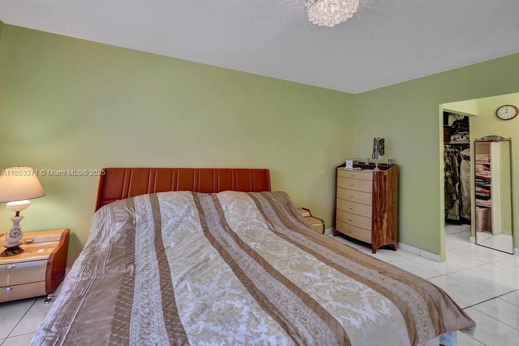 200 Diplomat Pkwy, Unit 423, Hallandale Beach, FL 33009 Photo