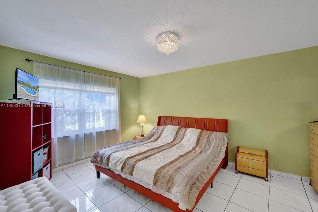 200 Diplomat Pkwy, Unit 423, Hallandale Beach, FL 33009 Photo