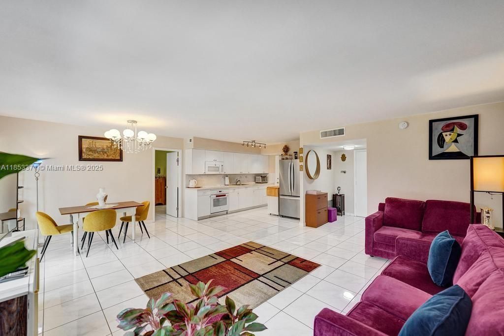 200 Diplomat Pkwy, Unit 423, Hallandale Beach, FL 33009 Photo