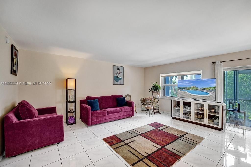 200 Diplomat Pkwy, Unit 423, Hallandale Beach, FL 33009 Photo