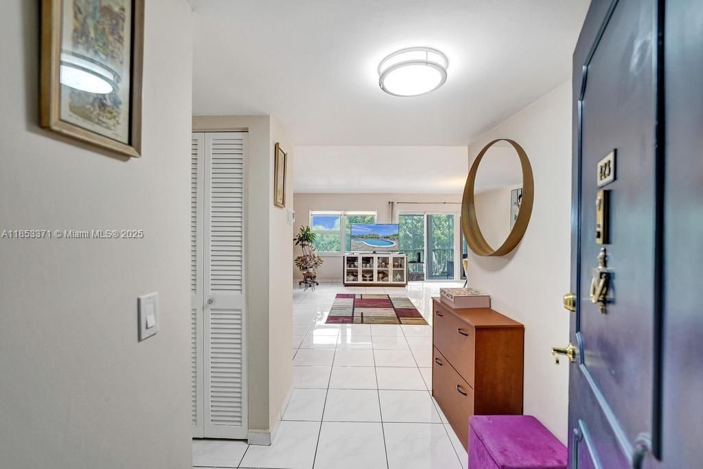 200 Diplomat Pkwy, Unit 423, Hallandale Beach, FL 33009 Photo