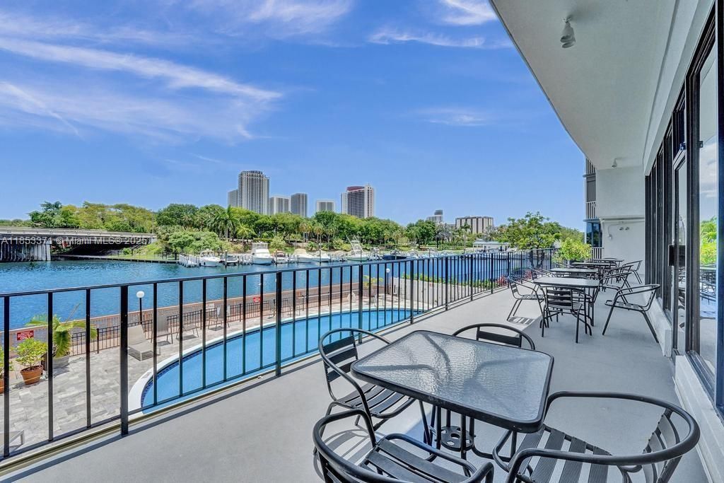 200 Diplomat Pkwy, Unit 423, Hallandale Beach, FL 33009 Photo