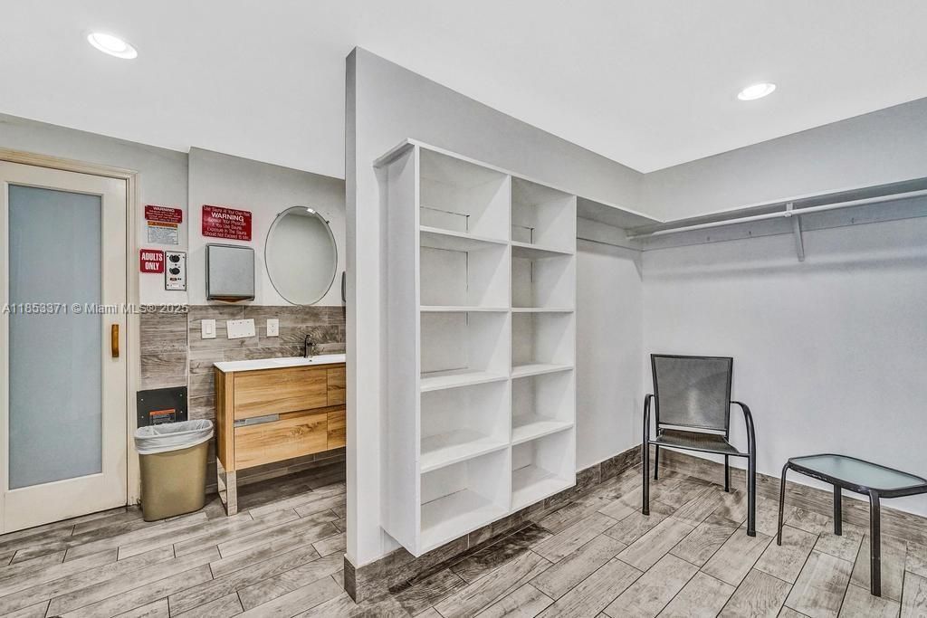 200 Diplomat Pkwy, Unit 423, Hallandale Beach, FL 33009 Photo