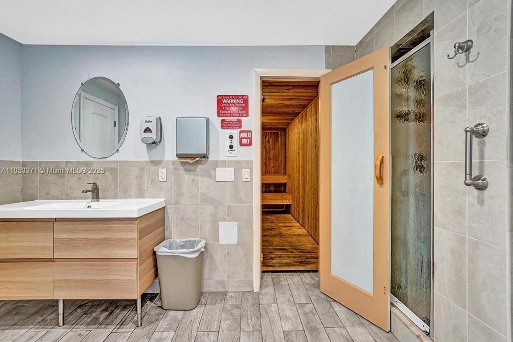 200 Diplomat Pkwy, Unit 423, Hallandale Beach, FL 33009 Photo