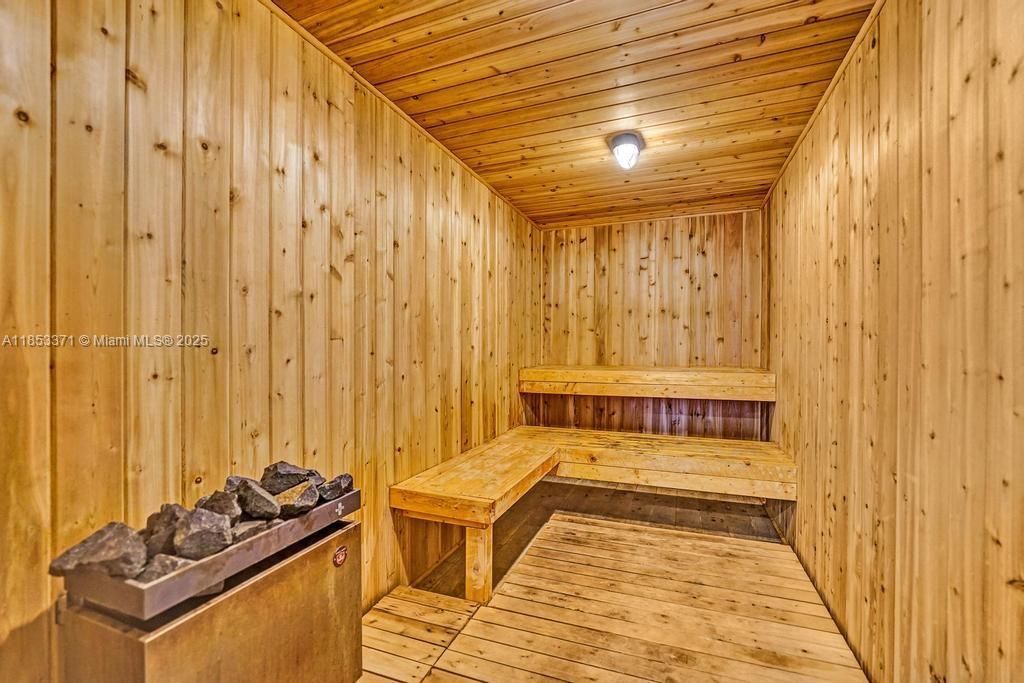 200 Diplomat Pkwy, Unit 423, Hallandale Beach, FL 33009 Photo