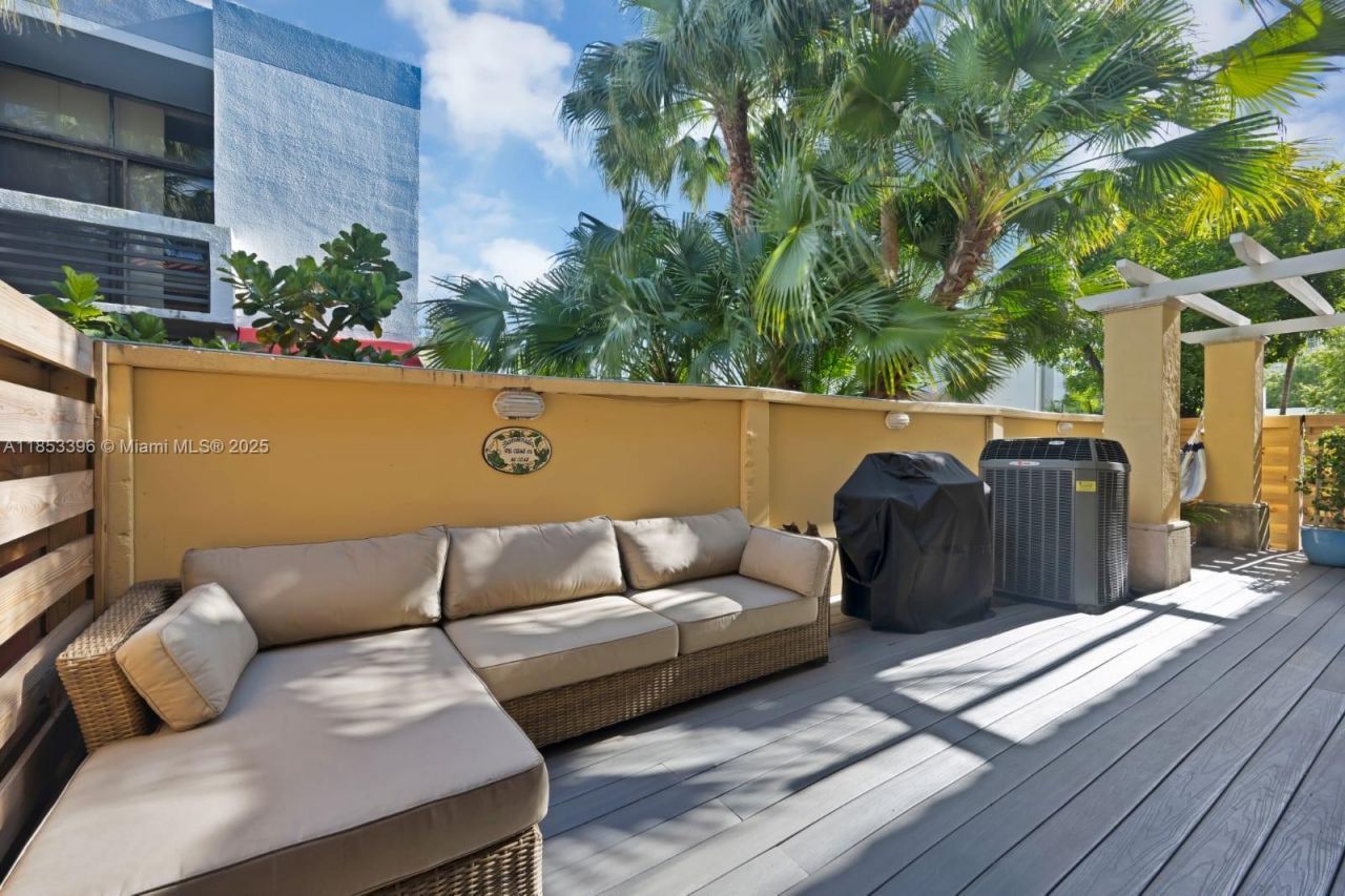 18345 NE 30th Pl, Unit 18345, Aventura, FL 33160 Photo