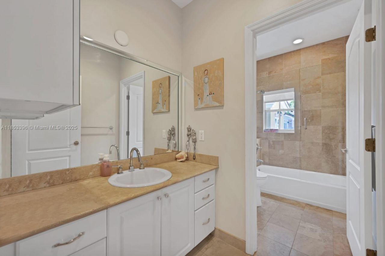 18345 NE 30th Pl, Unit 18345, Aventura, FL 33160 Photo