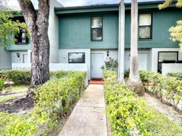 1444 NW 97th Ave, Unit 267, Pembroke Pines, FL 33024