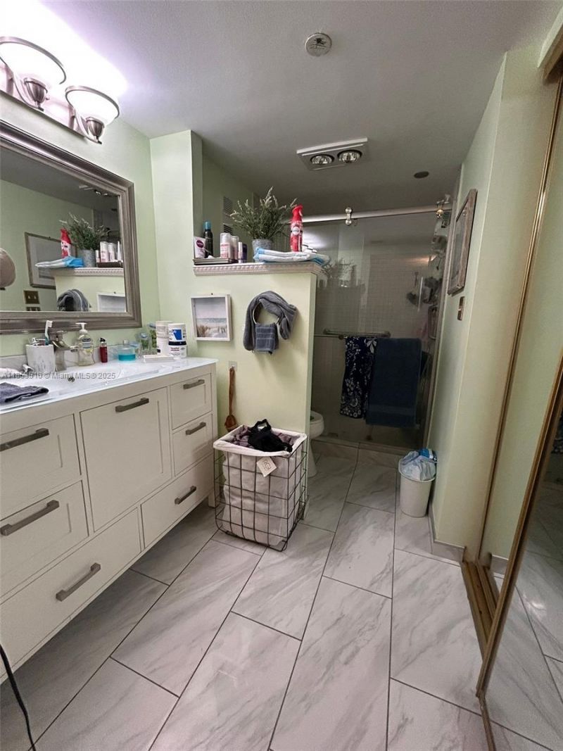 1100 Saint Charles Pl, Unit 504, Pembroke Pines, FL 33026 Photo