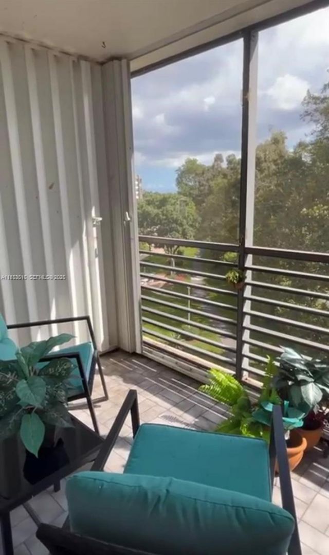 1100 Saint Charles Pl, Unit 504, Pembroke Pines, FL 33026 Photo