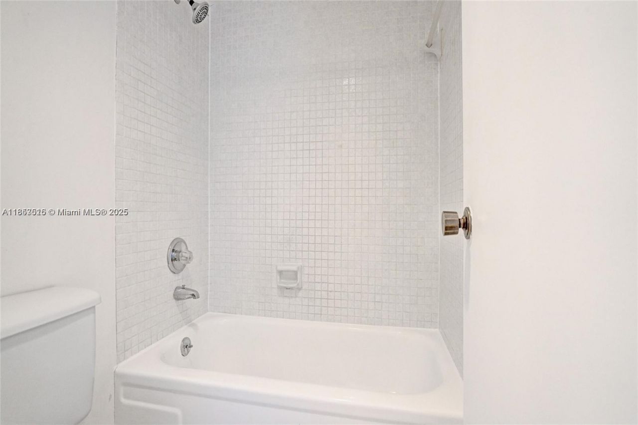 1100 Saint Charles Pl, Unit 504, Pembroke Pines, FL 33026 Photo