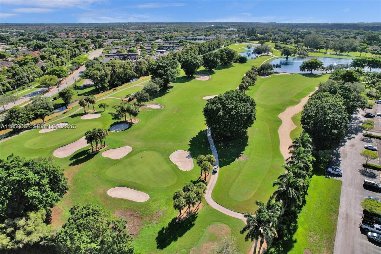 1100 Saint Charles Pl, Unit 504, Pembroke Pines, FL 33026 Photo