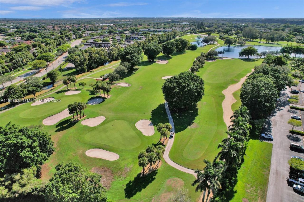 1100 Saint Charles Pl, Unit 504, Pembroke Pines, FL 33026 Photo