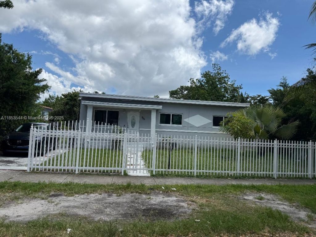 985 NE 146th St, North Miami, FL 33161 Photo