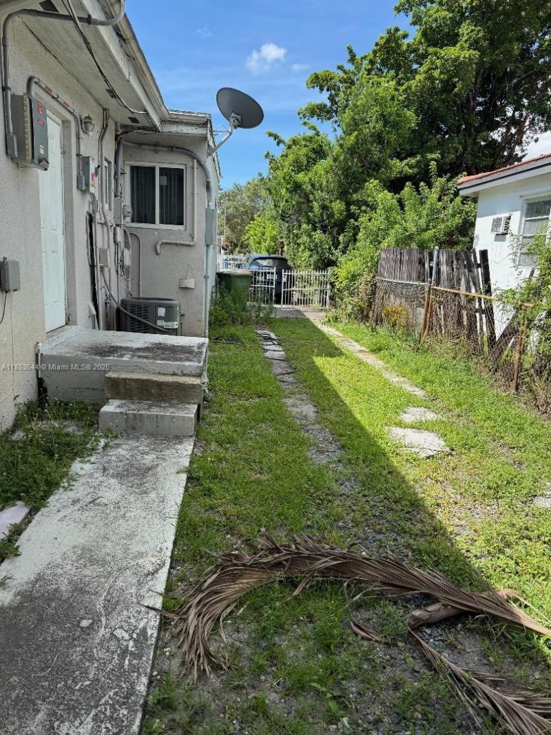 985 NE 146th St, North Miami, FL 33161 Photo