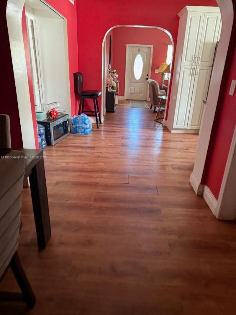 985 NE 146th St, North Miami, FL 33161 Photo