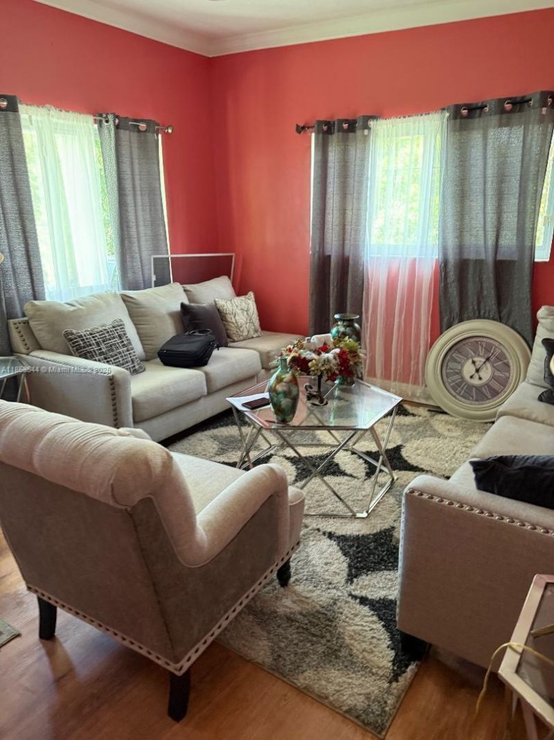 985 NE 146th St, North Miami, FL 33161 Photo