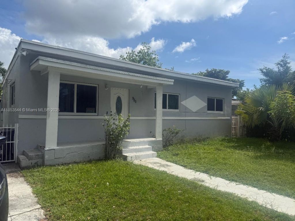 985 NE 146th St, North Miami, FL 33161 Photo