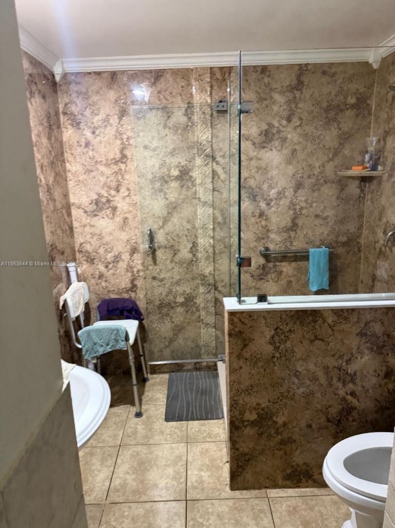 985 NE 146th St, North Miami, FL 33161 Photo