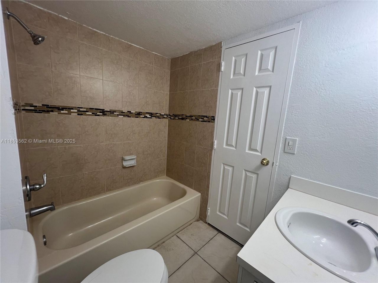 4660 NW 79th Ave, Unit 2C, Doral, FL 33166 Photo