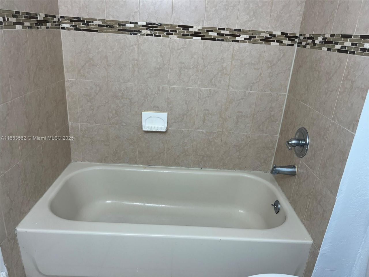 4660 NW 79th Ave, Unit 2C, Doral, FL 33166 Photo