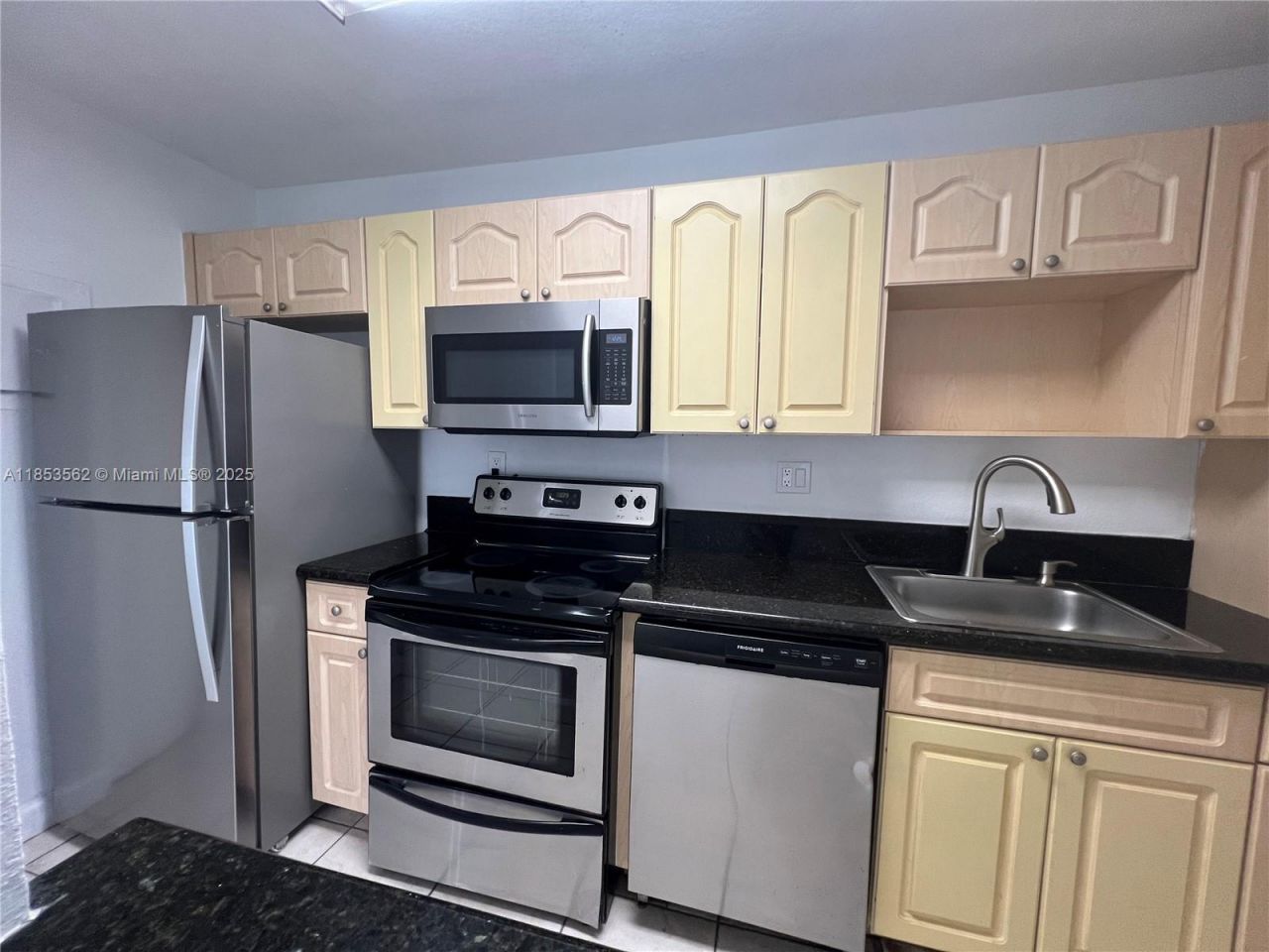 4660 NW 79th Ave, Unit 2C, Doral, FL 33166 Photo