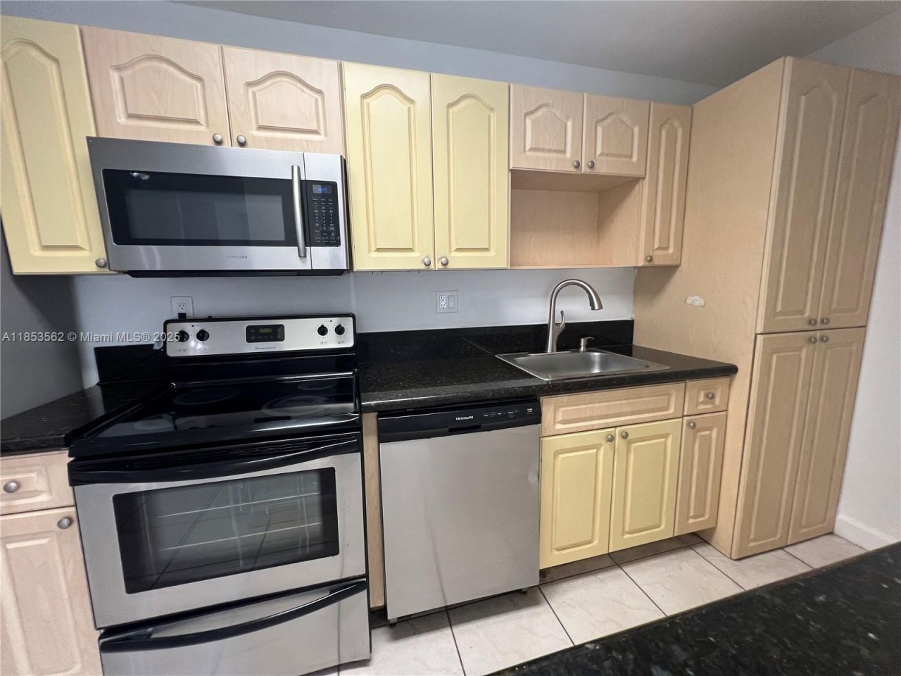 4660 NW 79th Ave, Unit 2C, Doral, FL 33166 Photo