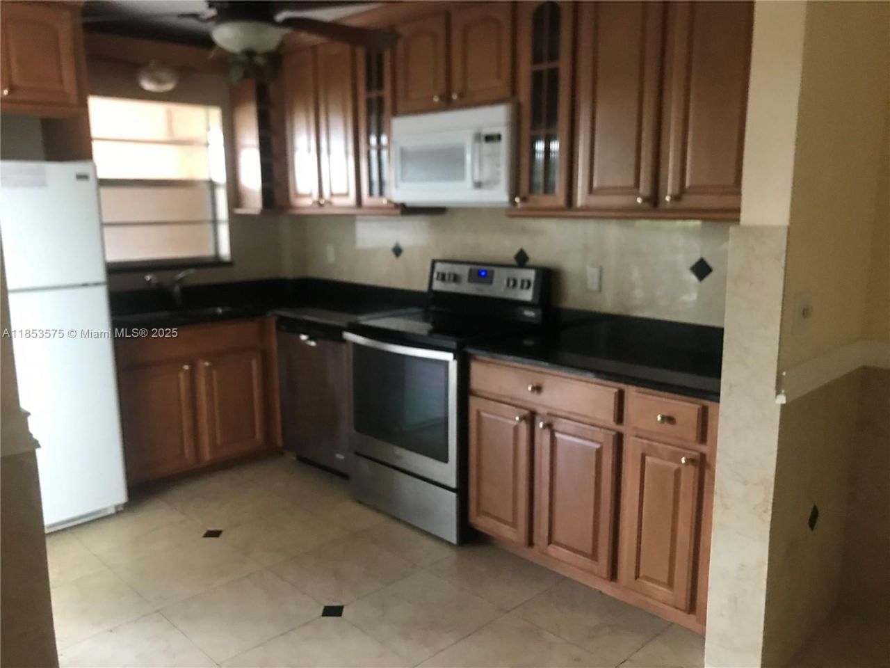 501 Blue Heron Dr, Unit 110-A, Hallandale Beach, FL 33009 Photo