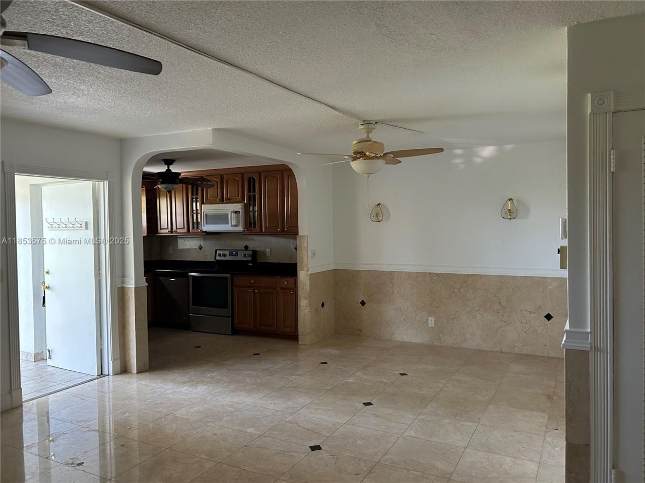 501 Blue Heron Dr, Unit 110-A, Hallandale Beach, FL 33009 Photo