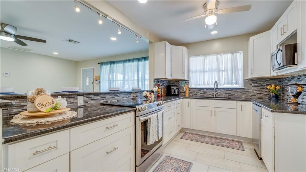 5343 Mayfair Ct, Cape Coral, FL 33904 Photo