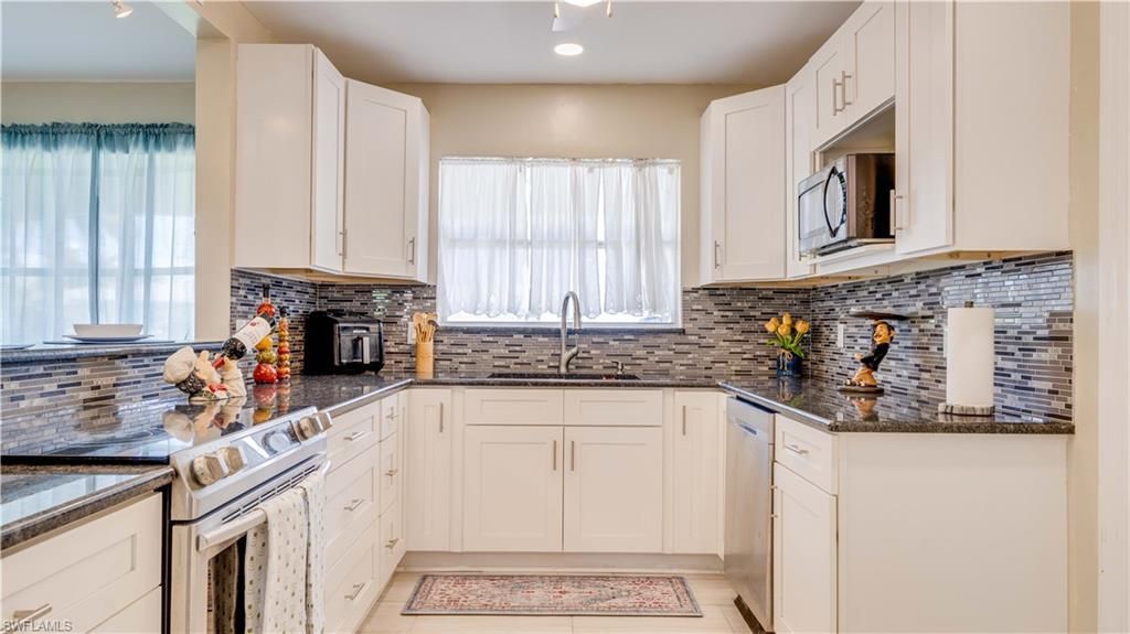 5343 Mayfair Ct, Cape Coral, FL 33904 Photo