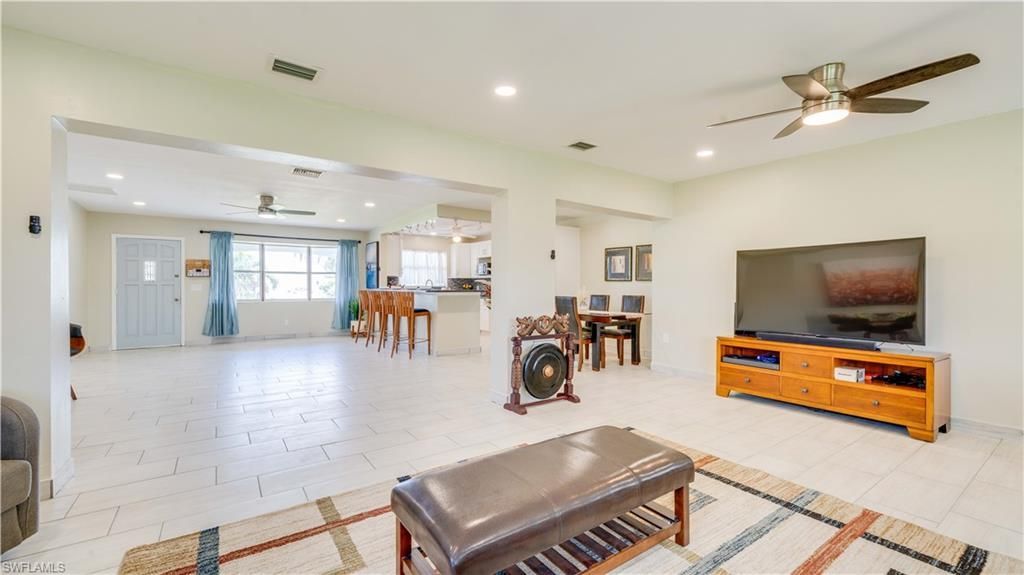 5343 Mayfair Ct, Cape Coral, FL 33904 Photo