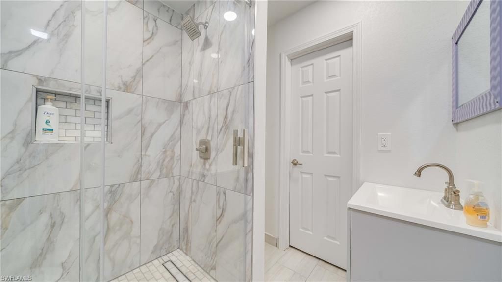 5343 Mayfair Ct, Cape Coral, FL 33904 Photo