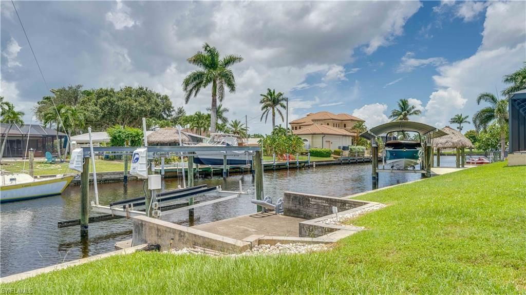 5343 Mayfair Ct, Cape Coral, FL 33904 Photo