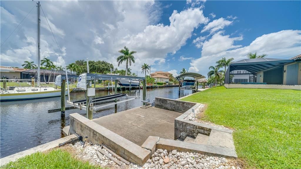 5343 Mayfair Ct, Cape Coral, FL 33904 Photo