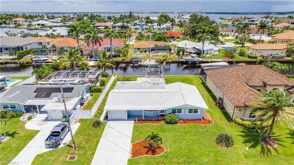 5343 Mayfair Ct, Cape Coral, FL 33904 Photo