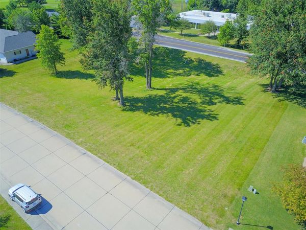 3 Eastland, Carlinville, IL 62626