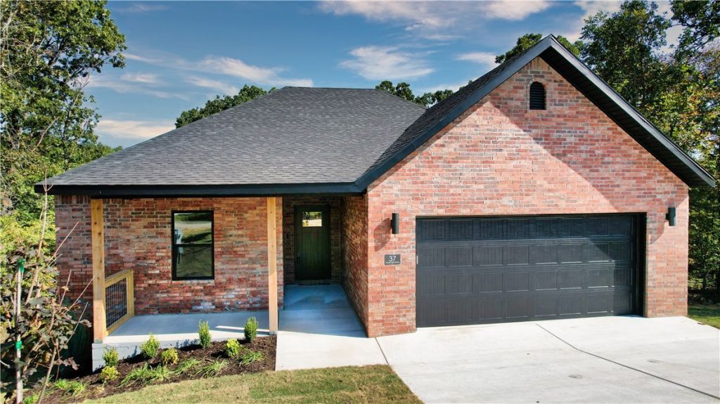 37 Roxburgh Drive, Bella Vista, AR 72715 Main Photo