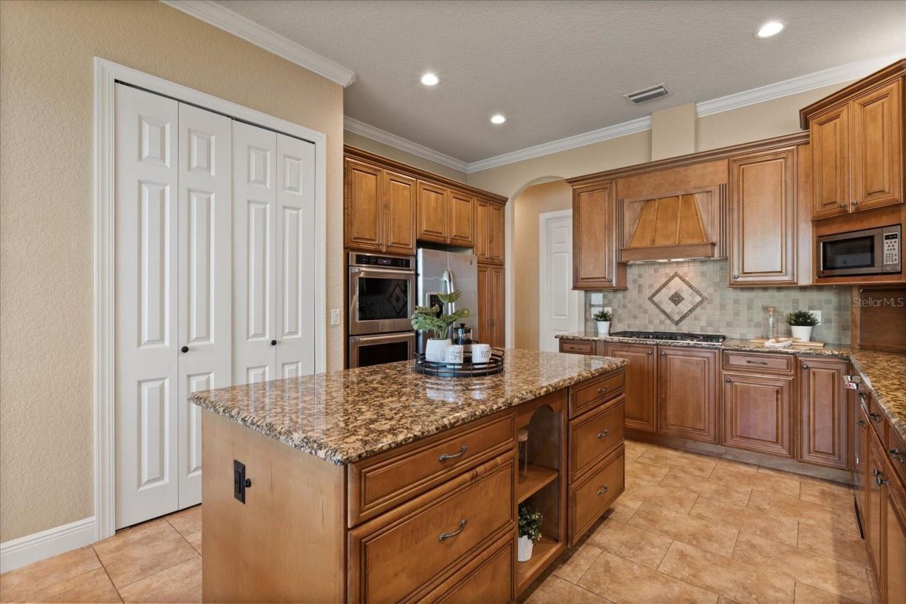 286 Mileham Drive, Orlando, FL 32835 Photo