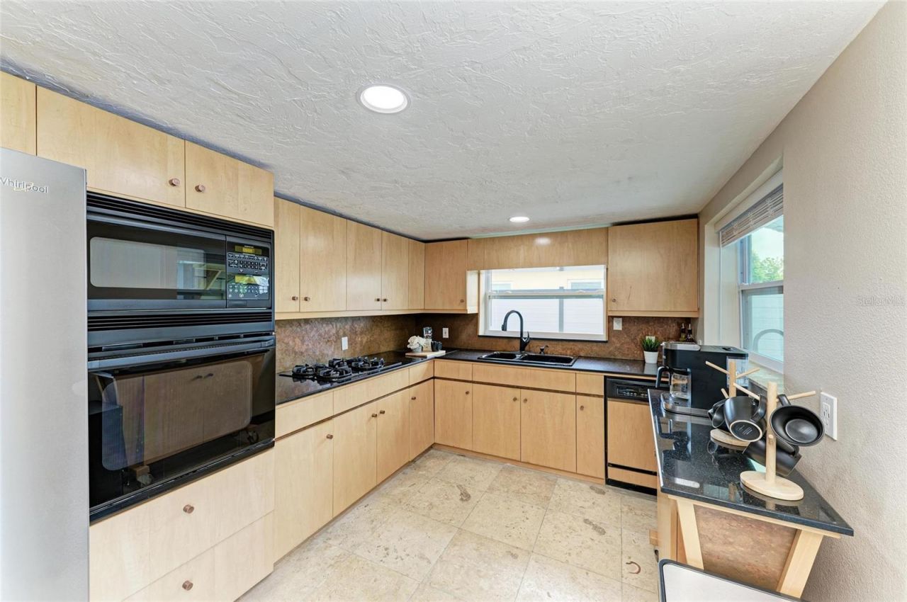 310 Bryn Mawr Island, Bradenton, FL 34207 Photo