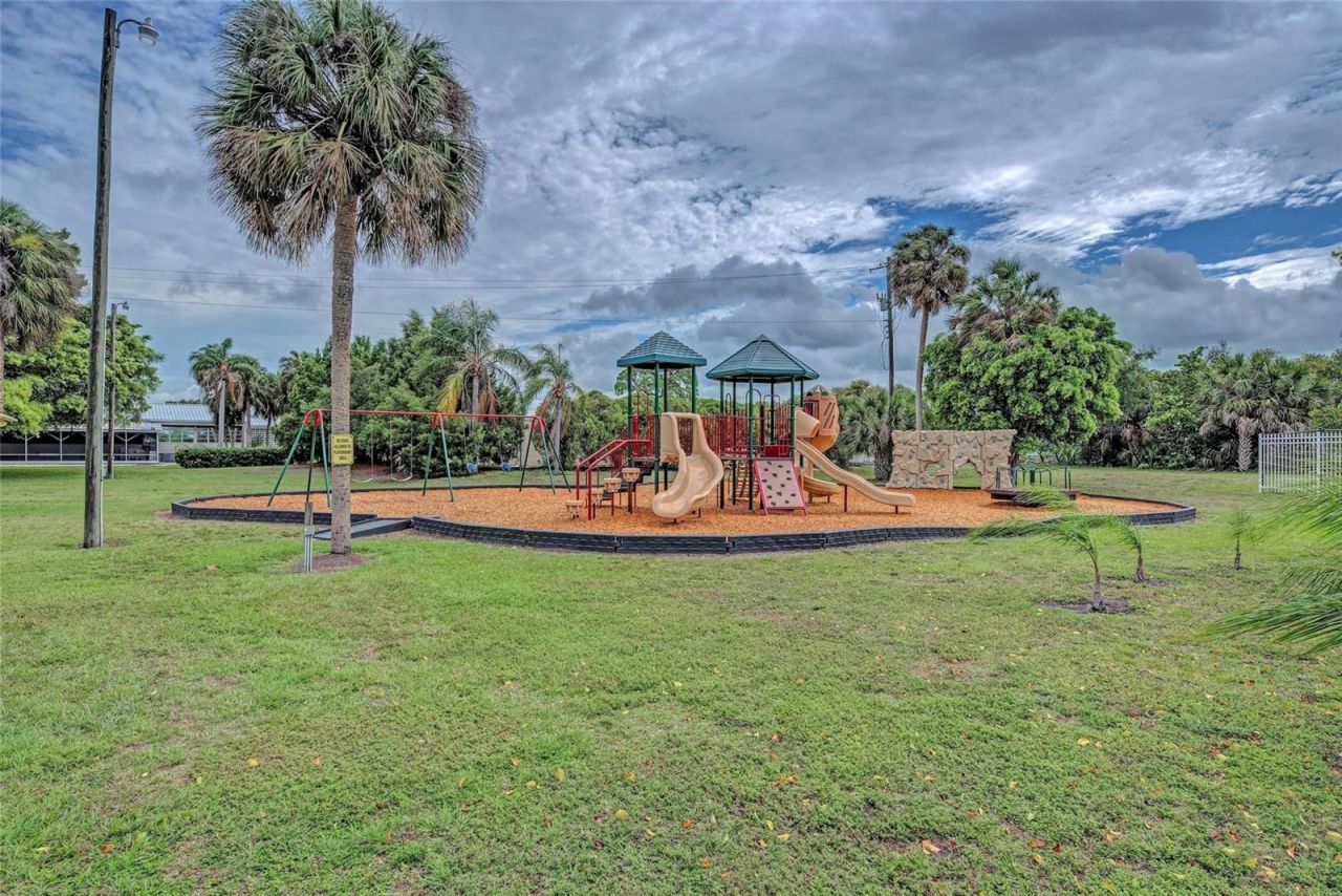 310 Bryn Mawr Island, Bradenton, FL 34207 Photo