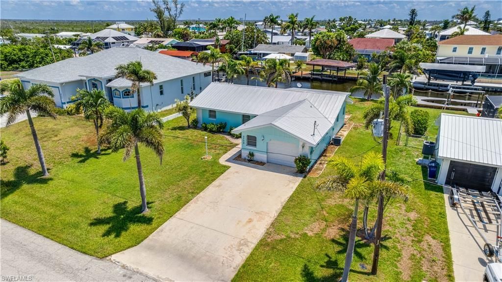 2708 Mangrove St, Saint James City, FL 33956 Photo