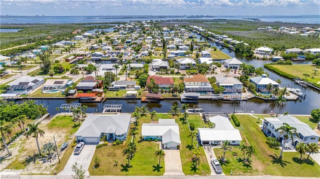 2708 Mangrove St, Saint James City, FL 33956 Photo