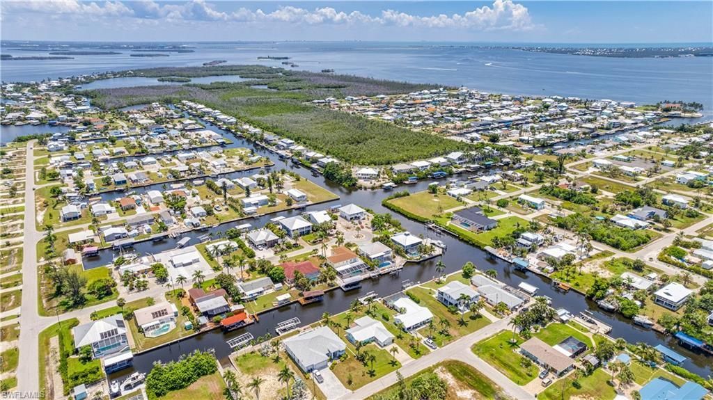 2708 Mangrove St, Saint James City, FL 33956 Photo