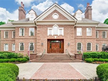 5048 Oak Manor Court, Kettering, OH 45429