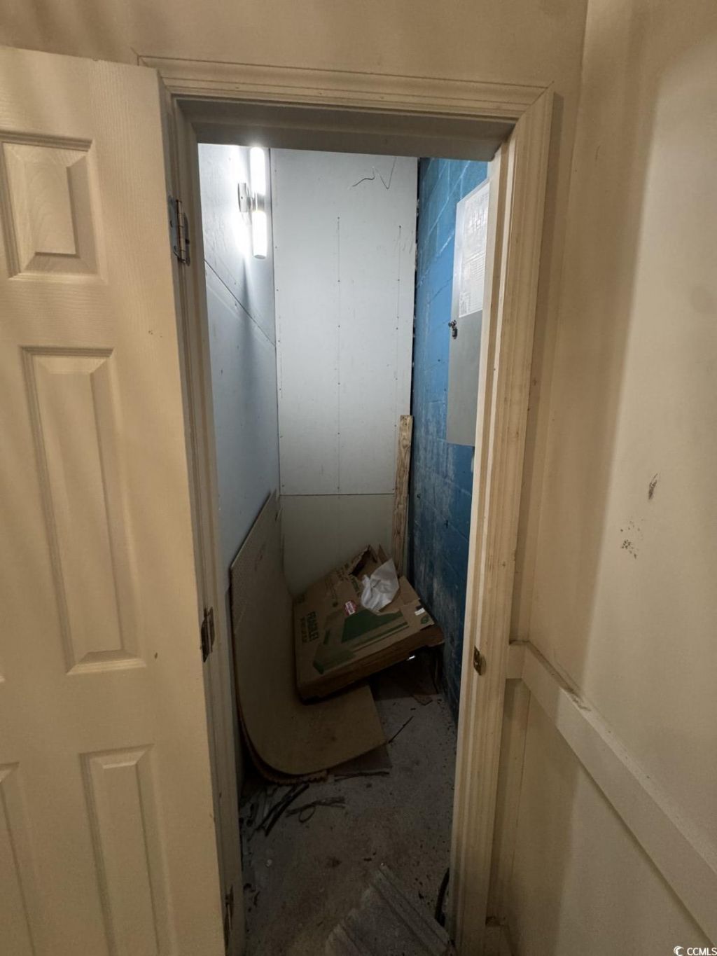 904 Front St. Photo 16