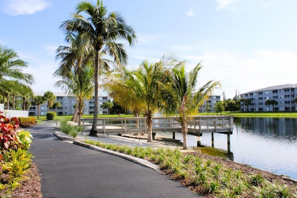 16575 Lake Circle Dr, Unit 1141, Fort Myers, FL 33908 Photo