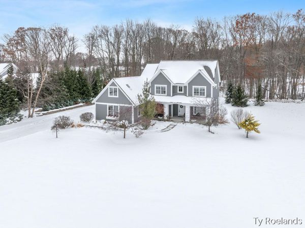 3757 Lake Birch Street NE, Grand Rapids, MI 49525