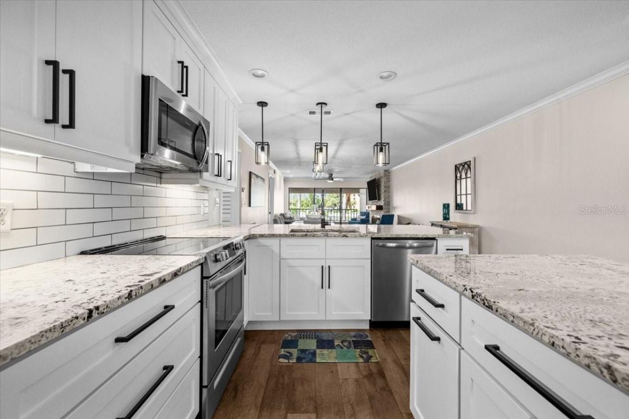 4780 Brittany Drive S, Unit 111, Saint Petersburg, FL 33715 Photo