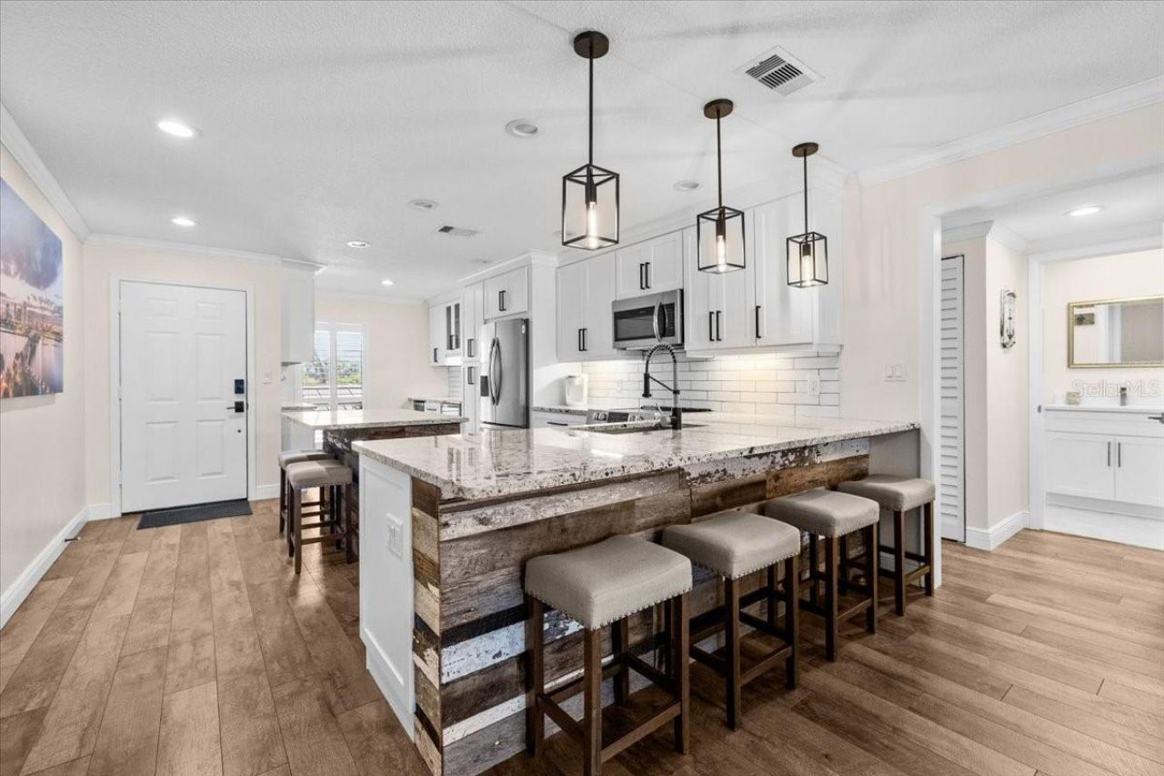 4780 Brittany Drive S, Unit 111, Saint Petersburg, FL 33715 Photo